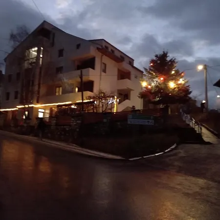 Apartman Apartmanski Smestaj Solaris Kod Aqua Parka Yuth